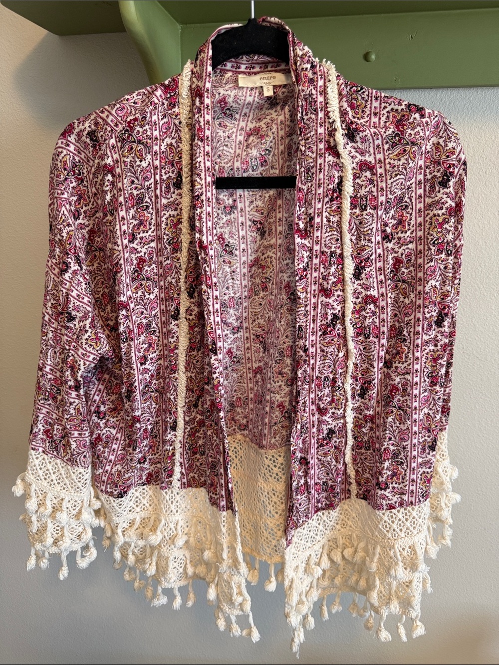 Entro size small top with fringe
